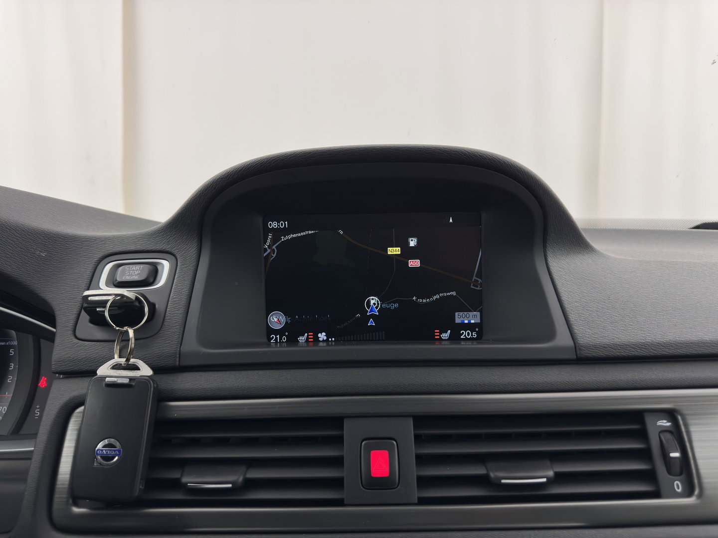Volvo XC70 2.0 D4 FWD Inscription Edition Aut. *ADAPTIVE-CRUISE | LEATHER | XENON | HEATED-COMFORTSEATS | NAVI-FULLMAP | CAMERA | PRIVACY-GLASS | ECC | PDC | 17''ALU | TOWBAR*