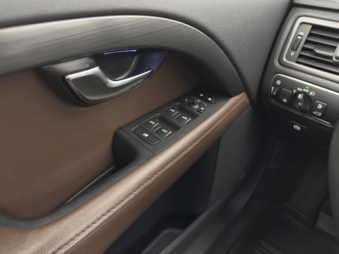 Volvo XC70 2.0 D4 FWD Inscription Edition Aut. *ADAPTIVE-CRUISE | LEATHER | XENON | HEATED-COMFORTSEATS | NAVI-FULLMAP | CAMERA | PRIVACY-GLASS | ECC | PDC | 17''ALU | TOWBAR*