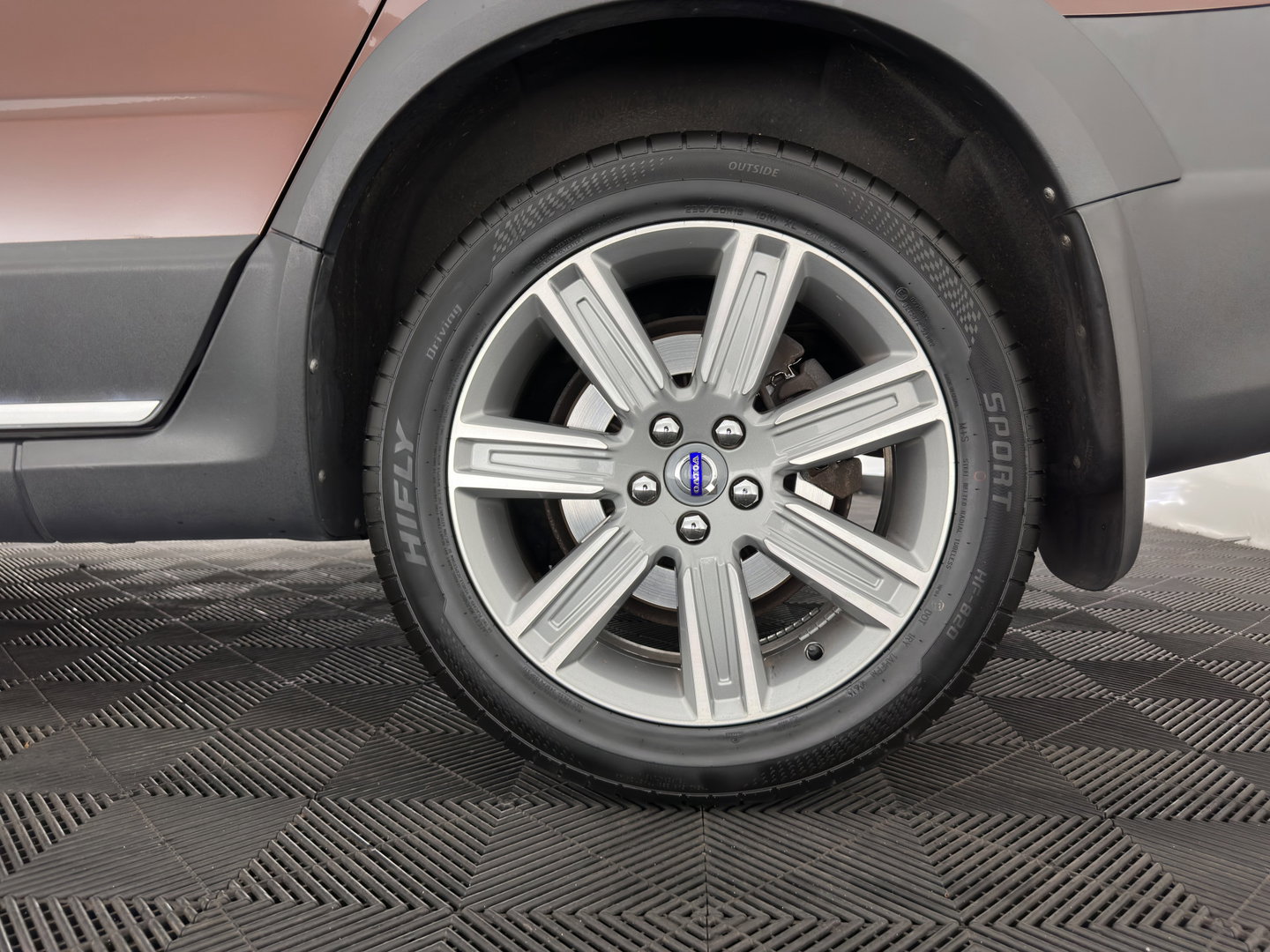 Volvo XC70 2.0 D4 FWD Inscription Edition Aut. *ADAPTIVE-CRUISE | LEATHER | XENON | HEATED-COMFORTSEATS | NAVI-FULLMAP | CAMERA | PRIVACY-GLASS | ECC | PDC | 17''ALU | TOWBAR*