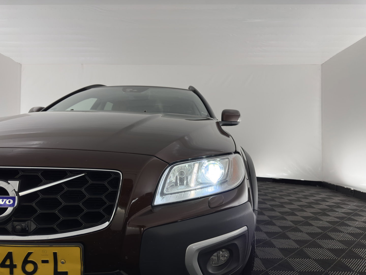 Volvo XC70 2.0 D4 FWD Inscription Edition Aut. *ADAPTIVE-CRUISE | LEATHER | XENON | HEATED-COMFORTSEATS | NAVI-FULLMAP | CAMERA | PRIVACY-GLASS | ECC | PDC | 17''ALU | TOWBAR*