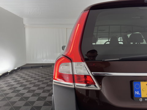 Volvo XC70 2.0 D4 FWD Inscription Edition Aut. *ADAPTIVE-CRUISE | LEATHER | XENON | HEATED-COMFORTSEATS | NAVI-FULLMAP | CAMERA | PRIVACY-GLASS | ECC | PDC | 17''ALU | TOWBAR*
