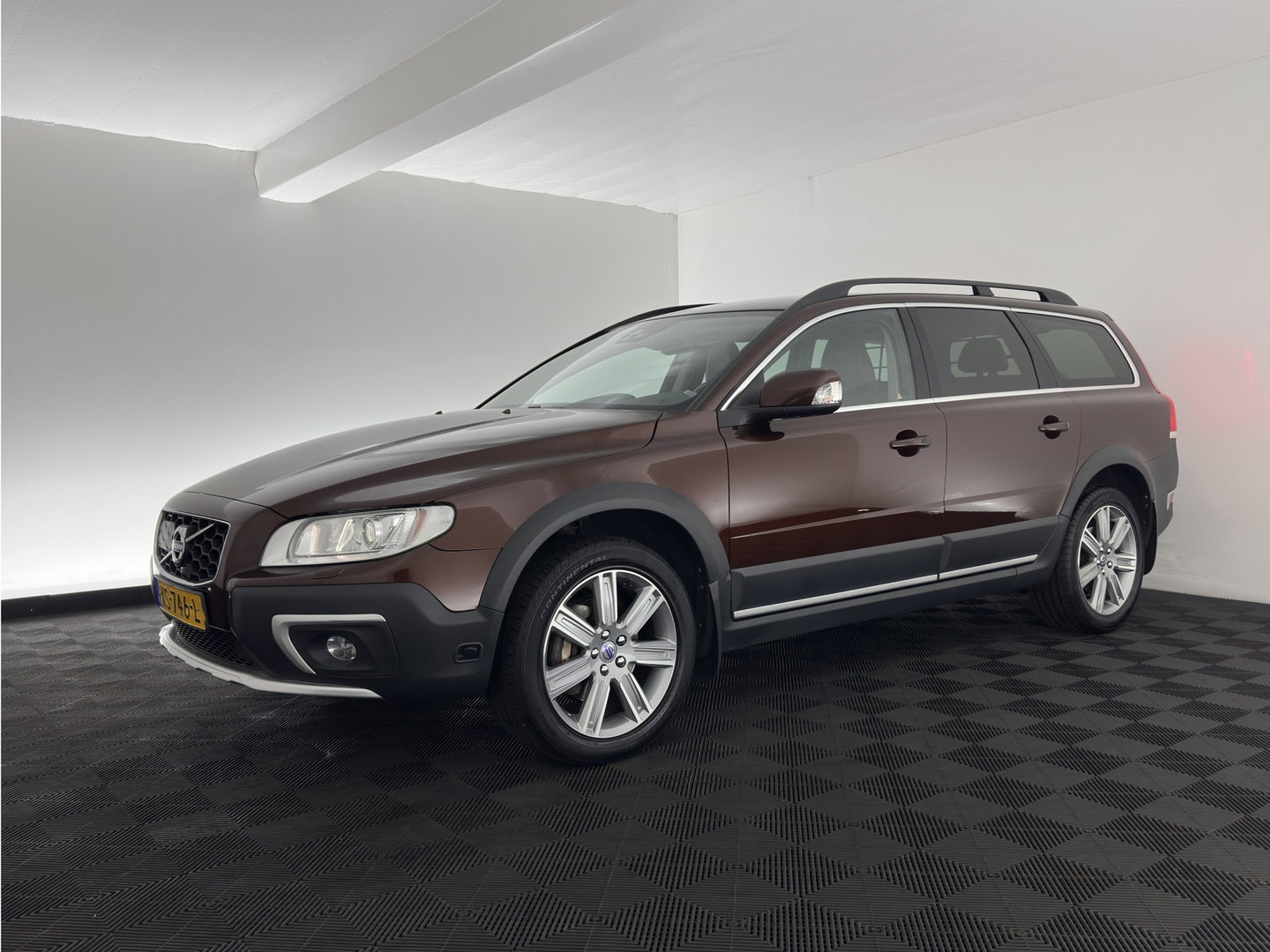 Volvo XC70 2.0 D4 FWD Inscription Edition Aut. *ADAPTIVE-CRUISE | LEATHER | XENON | HEATED-COMFORTSEATS | NAVI-FULLMAP | CAMERA | PRIVACY-GLASS | ECC | PDC | 17''ALU | TOWBAR*
