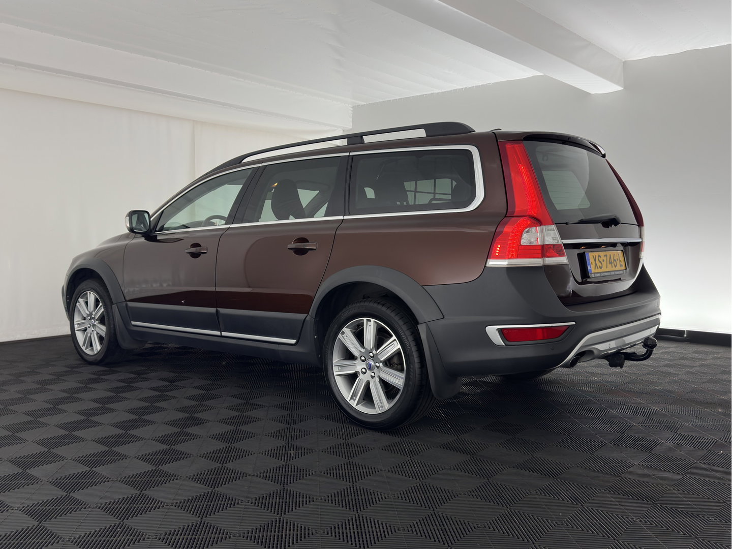 Volvo XC70 2.0 D4 FWD Inscription Edition Aut. *ADAPTIVE-CRUISE | LEATHER | XENON | HEATED-COMFORTSEATS | NAVI-FULLMAP | CAMERA | PRIVACY-GLASS | ECC | PDC | 17''ALU | TOWBAR*