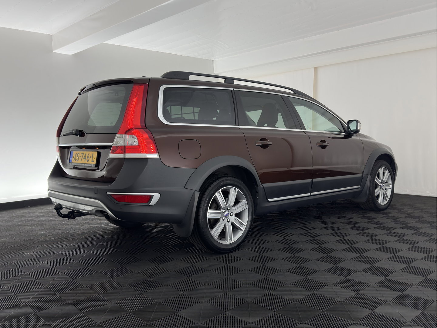 Volvo XC70 2.0 D4 FWD Inscription Edition Aut. *ADAPTIVE-CRUISE | LEATHER | XENON | HEATED-COMFORTSEATS | NAVI-FULLMAP | CAMERA | PRIVACY-GLASS | ECC | PDC | 17''ALU | TOWBAR*