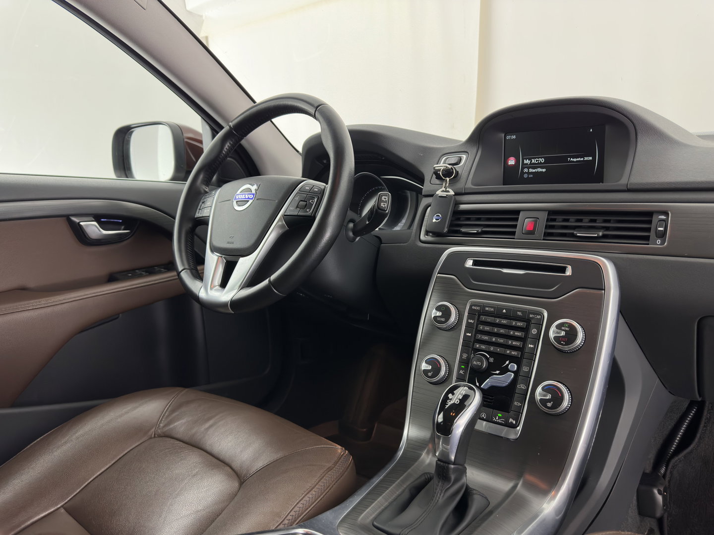 Volvo XC70 2.0 D4 FWD Inscription Edition Aut. *ADAPTIVE-CRUISE | LEATHER | XENON | HEATED-COMFORTSEATS | NAVI-FULLMAP | CAMERA | PRIVACY-GLASS | ECC | PDC | 17''ALU | TOWBAR*