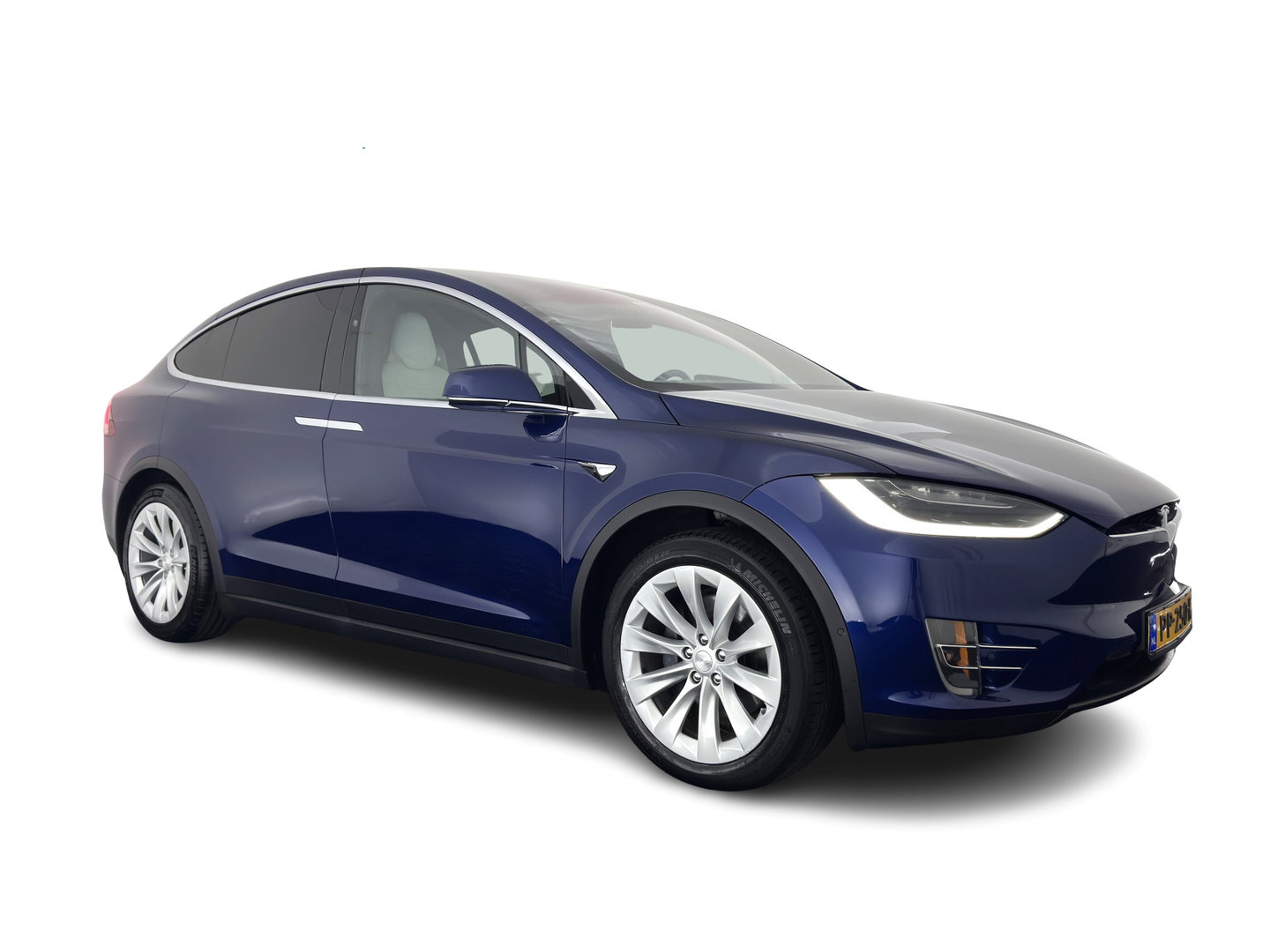 Tesla Model X 90D Base [6-Pers.] Aut. *PANO-WINDOW | AUTO-PILOT | LEATHER-FABRIC | NAVI-FULLMAP | FULL-LED | AIRSUSPENSION | DIGI-COCKPIT | CCS-FASTLOADER | KEYLESS | DAB+ | HEATED-SPORTSEATS | PRIVACY-GLASS | 20"ALU*