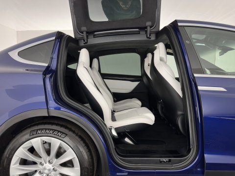 Tesla Model X 90D Base [6-Pers.] Aut. *PANO-WINDOW | AUTO-PILOT | LEATHER-FABRIC | NAVI-FULLMAP | FULL-LED | AIRSUSPENSION | DIGI-COCKPIT | CCS-FASTLOADER | KEYLESS | DAB+ | HEATED-SPORTSEATS | PRIVACY-GLASS | 20"ALU*