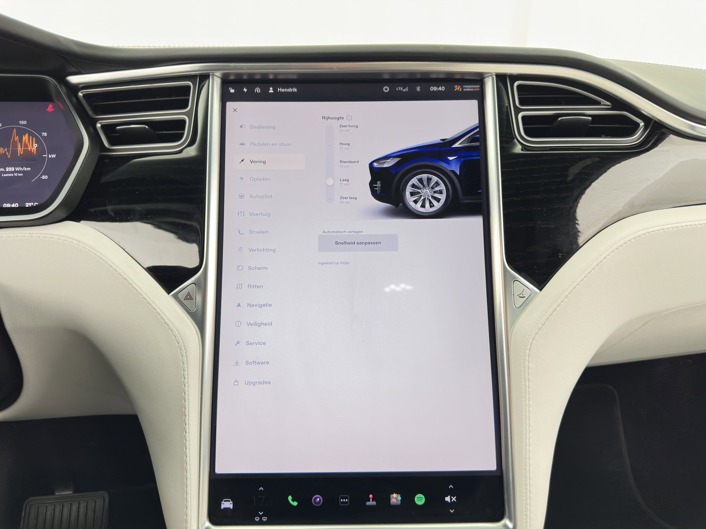 Tesla Model X 90D Base [6-Pers] Aut. *PANO-WINDOW | AUTO-PILOT | LEATHER-FABRIC | NAVI-FULLMAP | FULL-LED | AIRSUSPENSION | DIGI-COCKPIT | CCS-FASTLOADER | KEYLESS | DAB+ | HEATED-SPORTSEATS | PRIVACY-GLASS | 20"ALU*