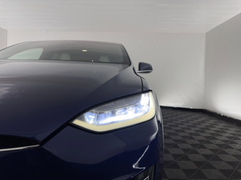 Tesla Model X 90D Base [6-Pers.] Aut. *PANO-WINDOW | AUTO-PILOT | LEATHER-FABRIC | NAVI-FULLMAP | FULL-LED | AIRSUSPENSION | DIGI-COCKPIT | CCS-FASTLOADER | KEYLESS | DAB+ | HEATED-SPORTSEATS | PRIVACY-GLASS | 20"ALU*