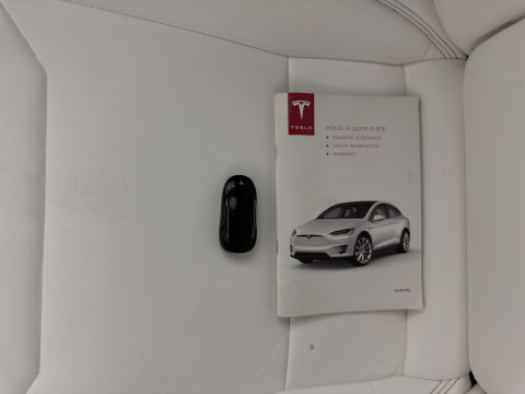 Tesla Model X 90D Base [6-Pers.] Aut. *PANO-WINDOW | AUTO-PILOT | LEATHER-FABRIC | NAVI-FULLMAP | FULL-LED | AIRSUSPENSION | DIGI-COCKPIT | CCS-FASTLOADER | KEYLESS | DAB+ | HEATED-SPORTSEATS | PRIVACY-GLASS | 20"ALU*