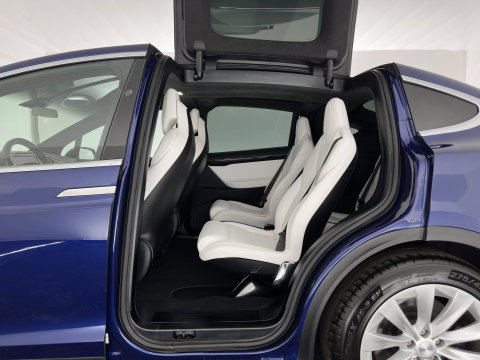 Tesla Model X 90D Base [6-Pers.] Aut. *PANO-WINDOW | AUTO-PILOT | LEATHER-FABRIC | NAVI-FULLMAP | FULL-LED | AIRSUSPENSION | DIGI-COCKPIT | CCS-FASTLOADER | KEYLESS | DAB+ | HEATED-SPORTSEATS | PRIVACY-GLASS | 20"ALU*