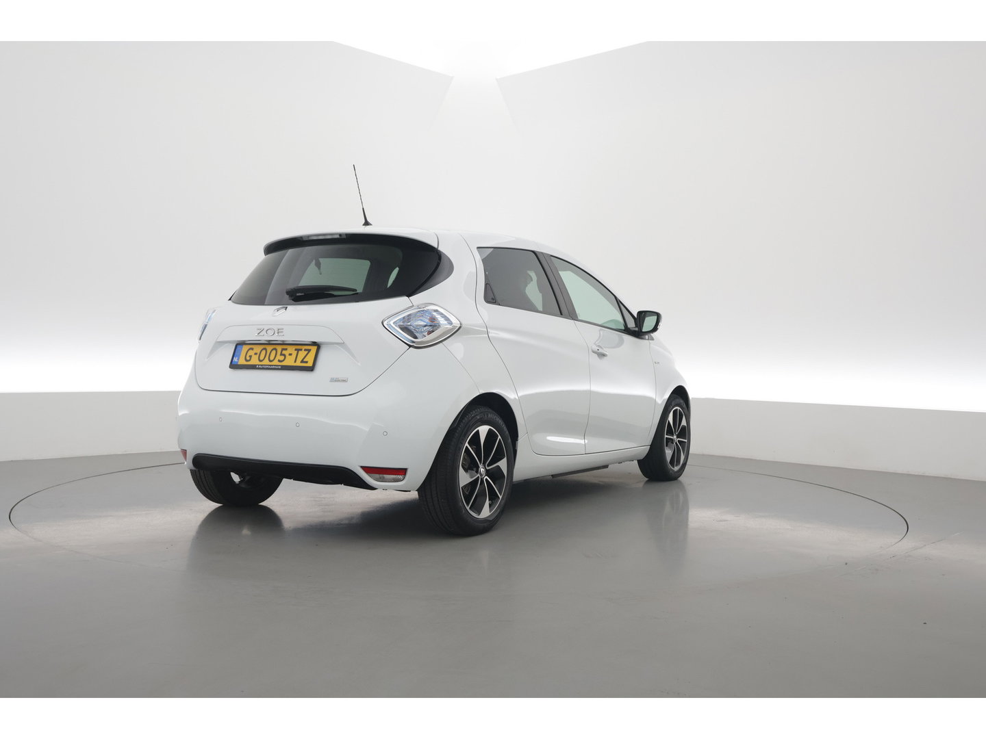 Renault ZOE R110 Bose 41 kWh | RIJKLAAR!! | SOH 92% | Cruise Contr. | Keyless | Camera | Bose Audio | PDC+A | 16 ''