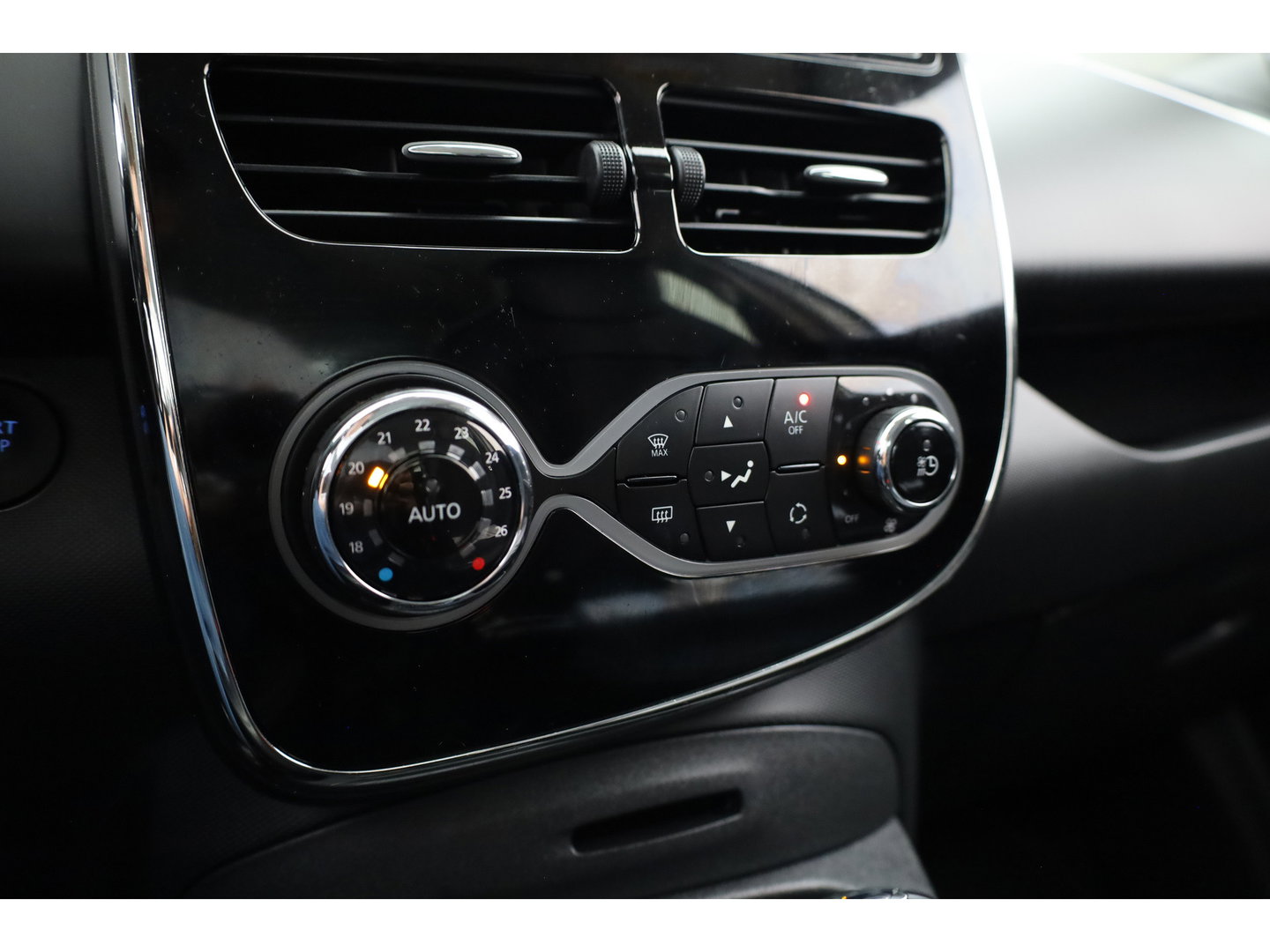 Renault ZOE R110 Bose 41 kWh | RIJKLAAR!! | SOH 92% | Cruise Contr. | Keyless | Camera | Bose Audio | PDC+A | 16 ''