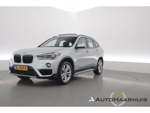 BMW X1 sDrive20i High Executive | Rijklaar!! | Pano | Cruise Contr. | Camera | Apple CarPlay | Stoelverw. | Leder | 18''