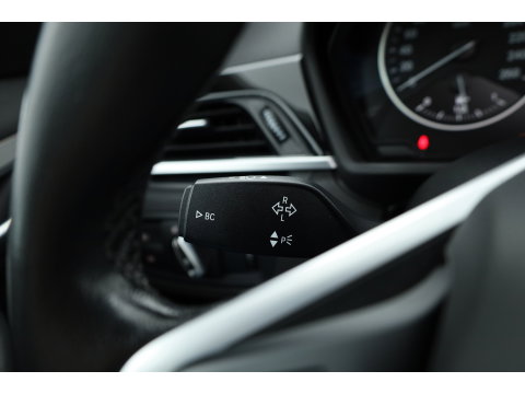 BMW X1 sDrive20i High Executive | Rijklaar!! | Pano | Cruise Contr. | Camera | Apple CarPlay | Stoelverw. | Leder | 18''