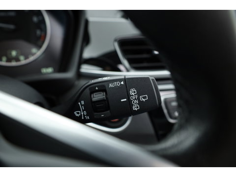 BMW X1 sDrive20i High Executive | Rijklaar!! | Pano | Cruise Contr. | Camera | Apple CarPlay | Stoelverw. | Leder | 18''