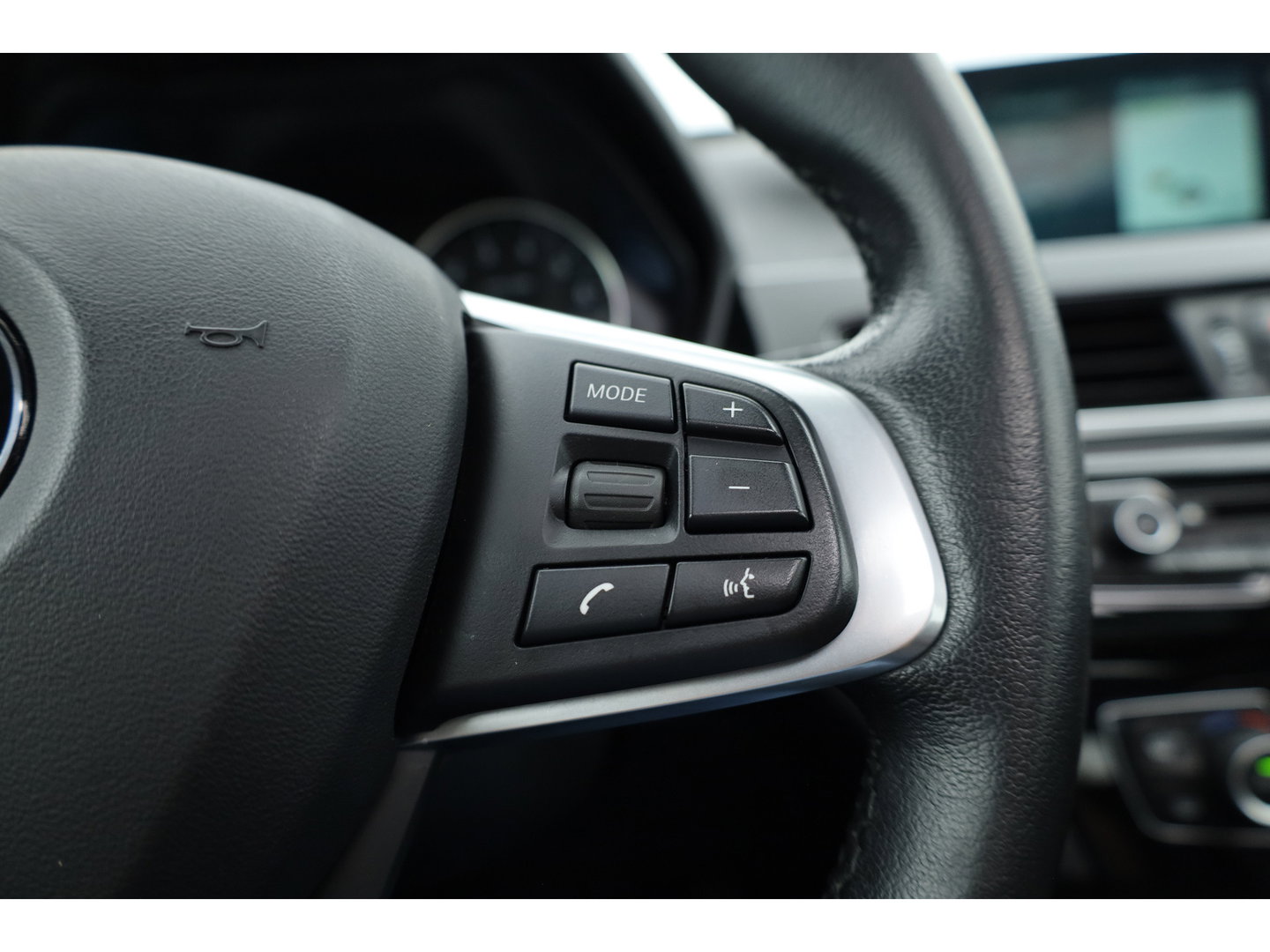 BMW X1 sDrive20i High Executive | Rijklaar!! | Pano | Cruise Contr. | Camera | Apple CarPlay | Stoelverw. | Leder | 18''