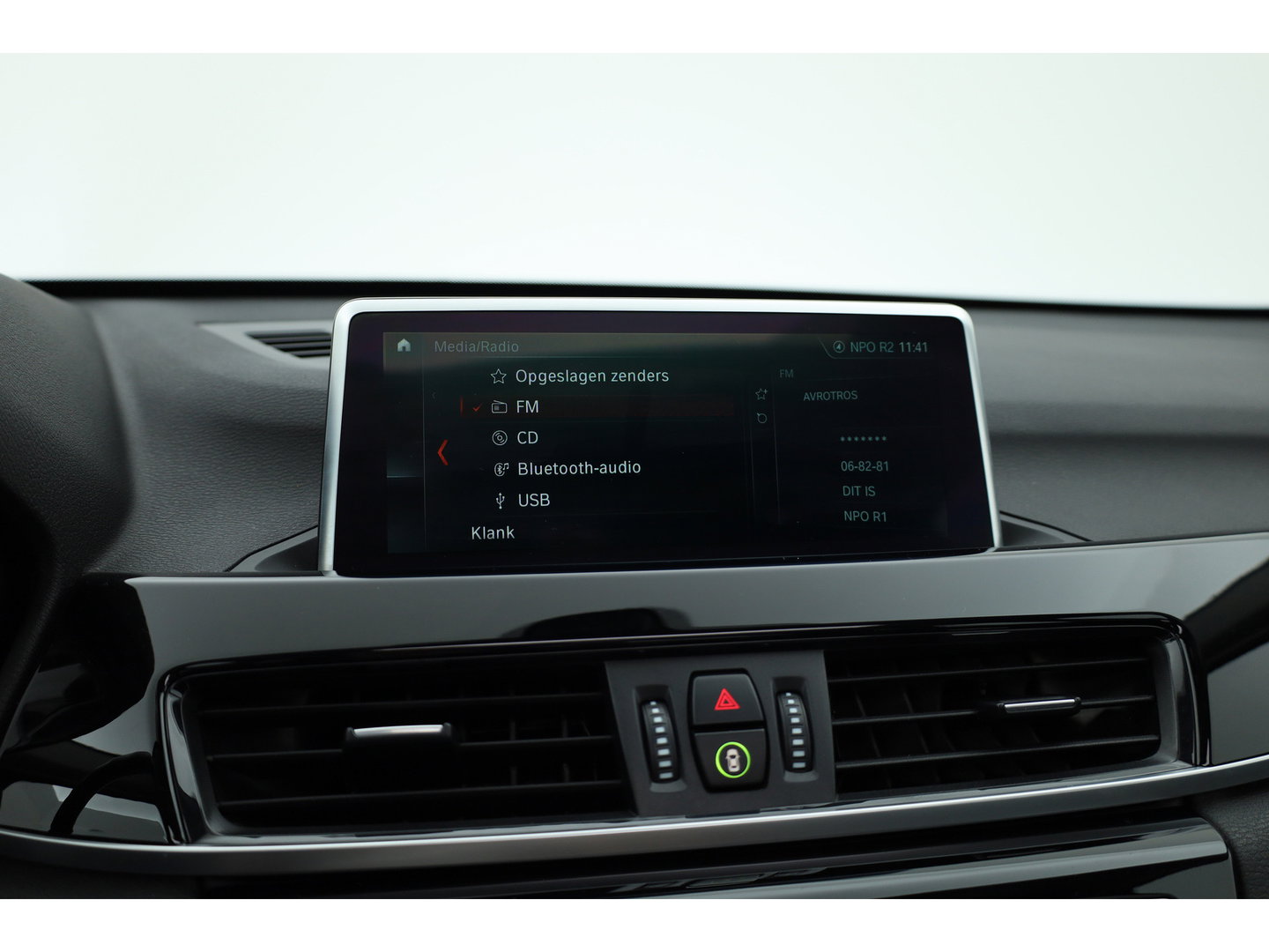 BMW X1 sDrive20i High Executive | Rijklaar!! | Pano | Cruise Contr. | Camera | Apple CarPlay | Stoelverw. | Leder | 18''