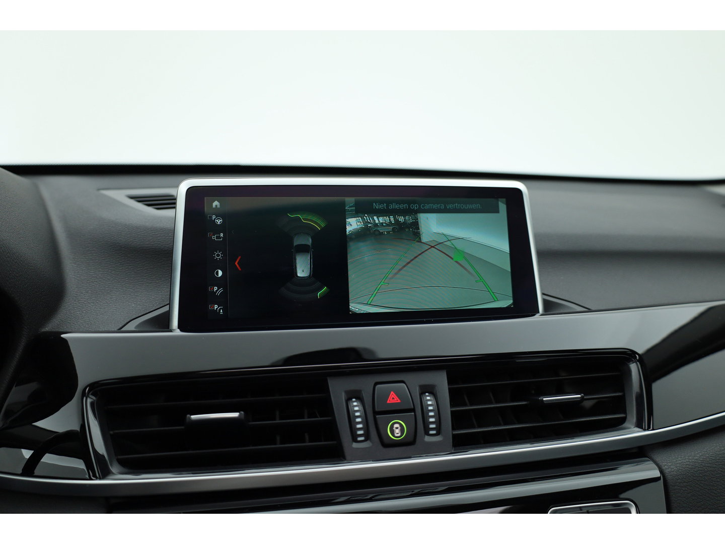 BMW X1 sDrive20i High Executive | Rijklaar!! | Pano | Cruise Contr. | Camera | Apple CarPlay | Stoelverw. | Leder | 18''