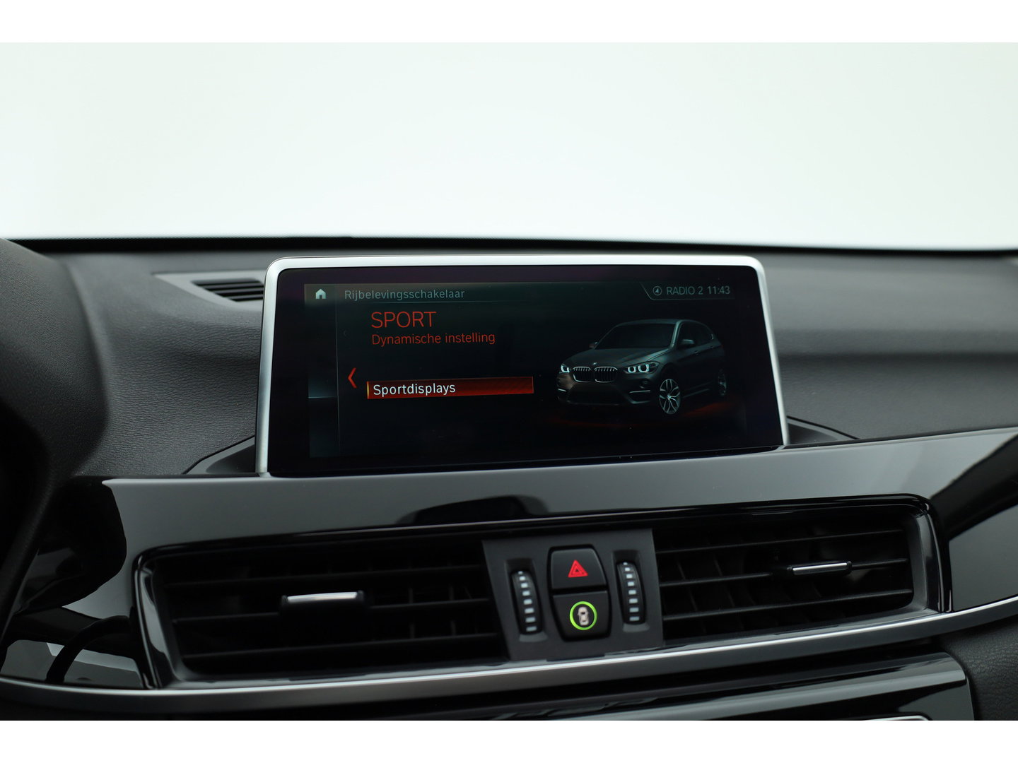 BMW X1 sDrive20i High Executive | Rijklaar!! | Pano | Cruise Contr. | Camera | Apple CarPlay | Stoelverw. | Leder | 18''