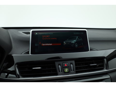 BMW X1 sDrive20i High Executive | Rijklaar!! | Pano | Cruise Contr. | Camera | Apple CarPlay | Stoelverw. | Leder | 18''