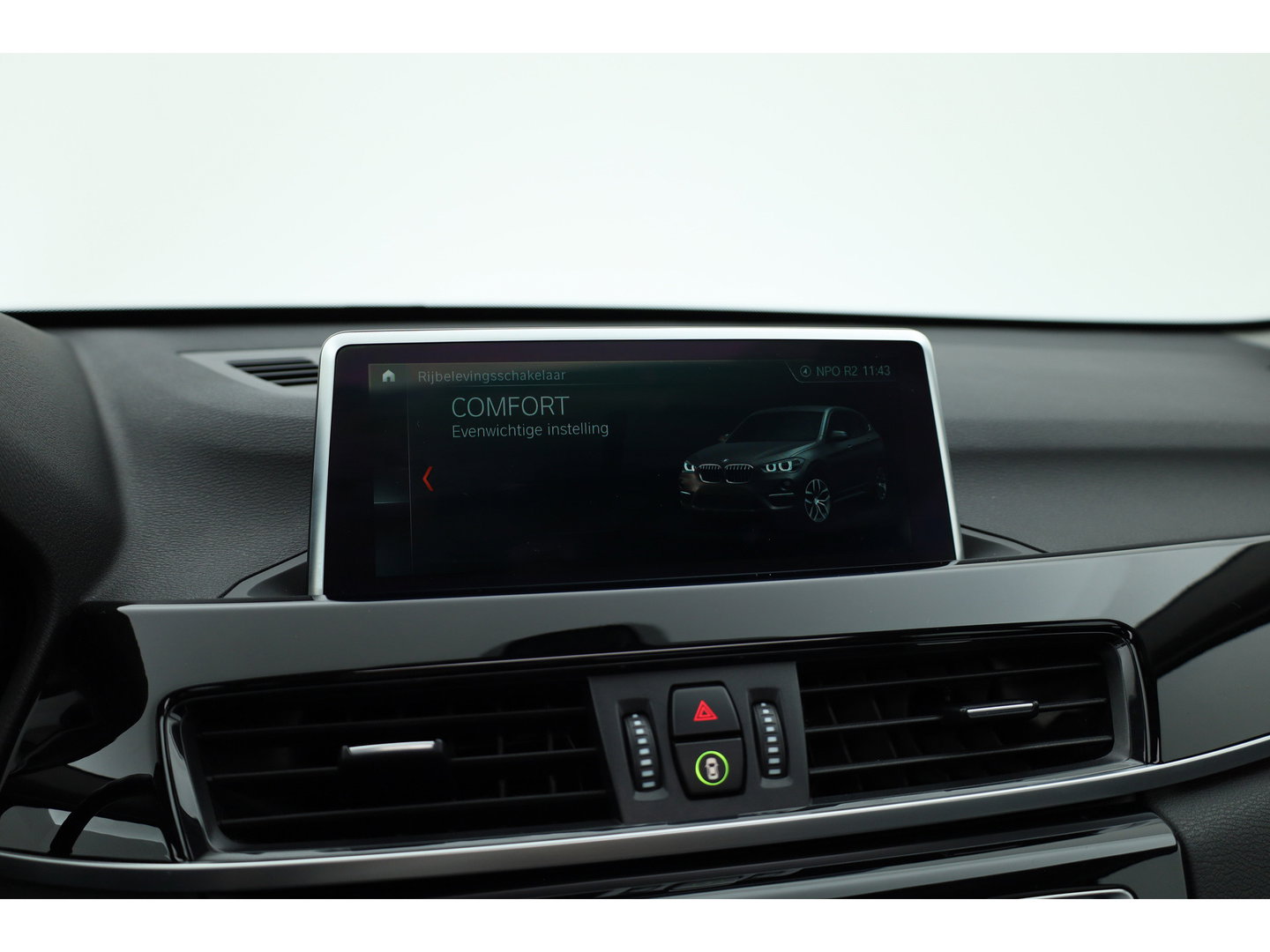 BMW X1 sDrive20i High Executive | Rijklaar!! | Pano | Cruise Contr. | Camera | Apple CarPlay | Stoelverw. | Leder | 18''
