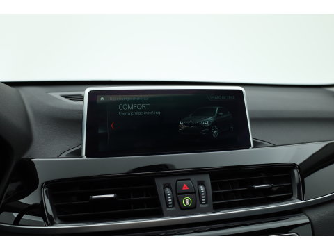 BMW X1 sDrive20i High Executive | Rijklaar!! | Pano | Cruise Contr. | Camera | Apple CarPlay | Stoelverw. | Leder | 18''