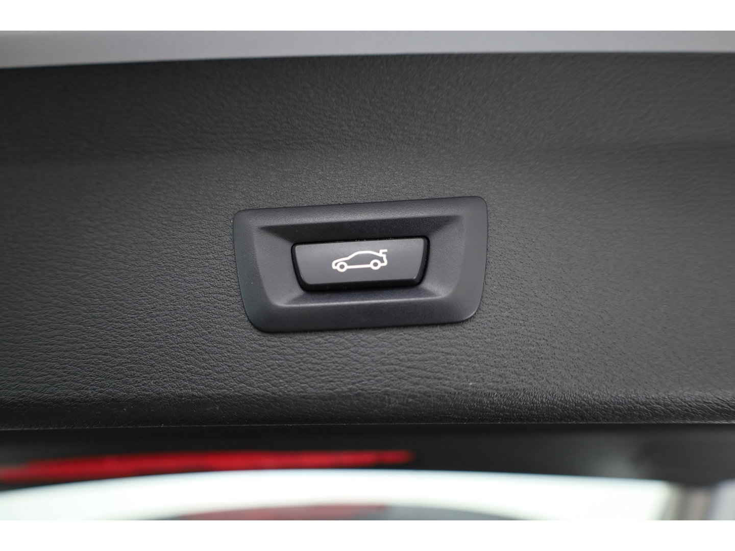 BMW X1 sDrive20i High Executive | Rijklaar!! | Pano | Cruise Contr. | Camera | Apple CarPlay | Stoelverw. | Leder | 18''