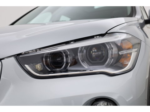 BMW X1 sDrive20i High Executive | Rijklaar!! | Pano | Cruise Contr. | Camera | Apple CarPlay | Stoelverw. | Leder | 18''