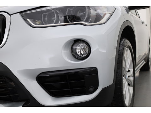 BMW X1 sDrive20i High Executive | Rijklaar!! | Pano | Cruise Contr. | Camera | Apple CarPlay | Stoelverw. | Leder | 18''
