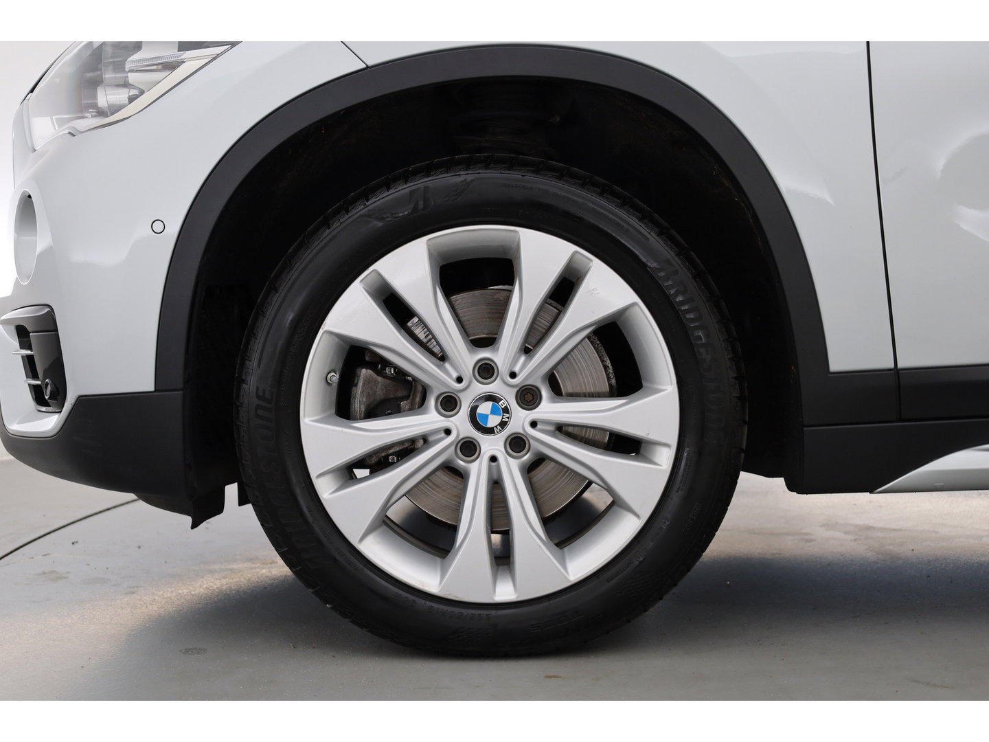 BMW X1 sDrive20i High Executive | Rijklaar!! | Pano | Cruise Contr. | Camera | Apple CarPlay | Stoelverw. | Leder | 18''
