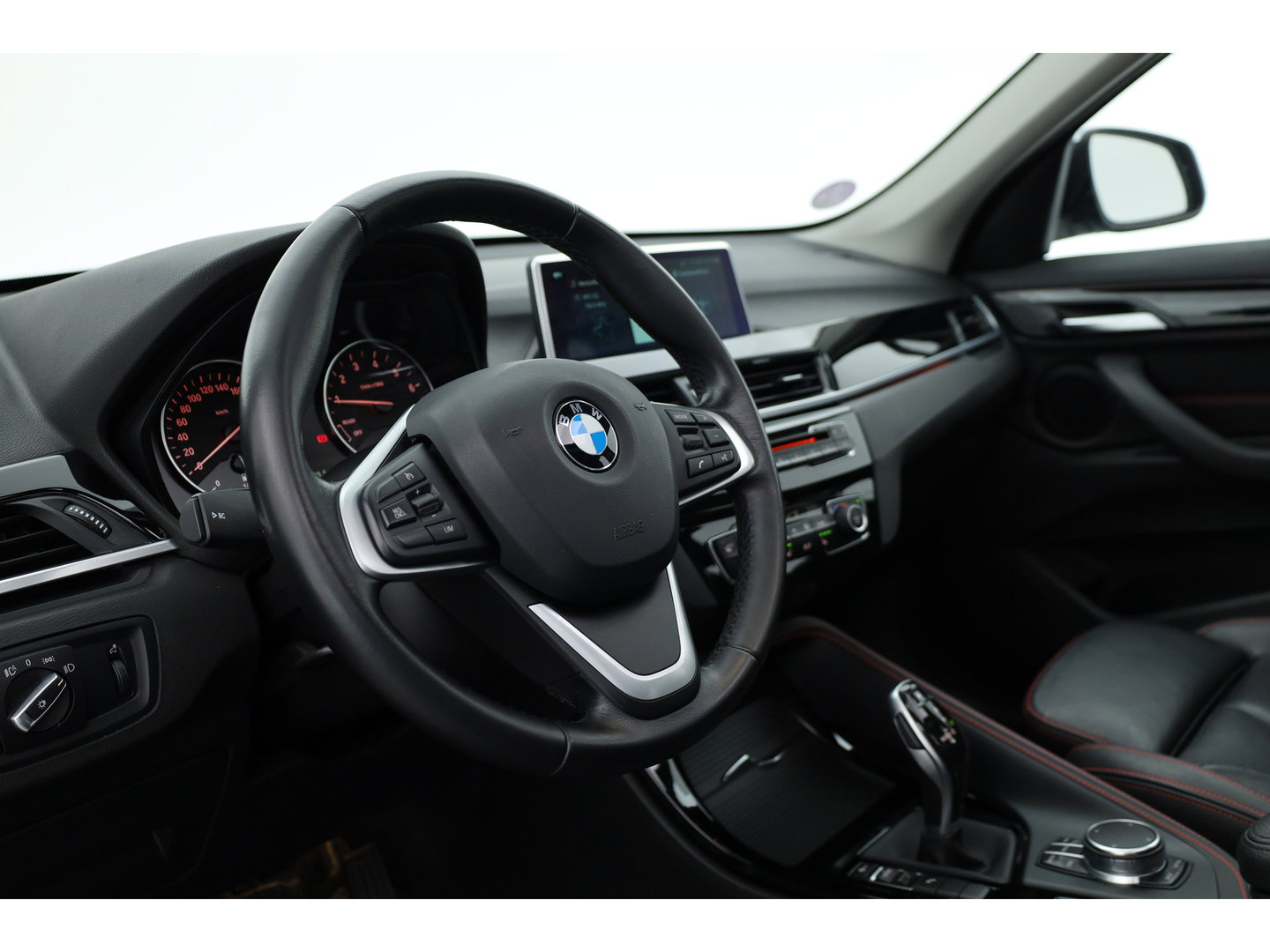 BMW X1 sDrive20i High Executive | Rijklaar!! | Pano | Cruise Contr. | Camera | Apple CarPlay | Stoelverw. | Leder | 18''