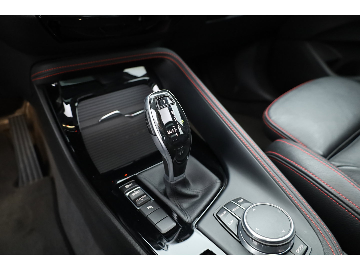 BMW X1 sDrive20i High Executive | Rijklaar!! | Pano | Cruise Contr. | Camera | Apple CarPlay | Stoelverw. | Leder | 18''