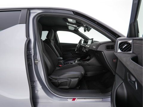 DS DS 3 Crossback E-Tense Performance Line+ 50 kWh Aut. *HEAD-UP | BLINDSPOT | LEATHER-MICROFIBRE | MATRIX-LED | KEYLESS | CAMERA | DIGI-COCKPIT | HEATED-SPORTSEATS | DAB+ | PRIVACY-GLASS | ECC | PDC | CRUISE | 18''ALU*