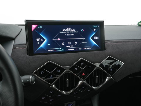 DS DS 3 Crossback E-Tense Performance Line+ 50 kWh Aut. *HEAD-UP | BLINDSPOT | LEATHER-MICROFIBRE | MATRIX-LED | KEYLESS | CAMERA | DIGI-COCKPIT | HEATED-SPORTSEATS | DAB+ | PRIVACY-GLASS | ECC | PDC | CRUISE | 18''ALU*