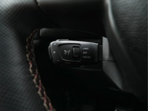 DS DS 3 Crossback E-Tense Performance Line+ 50 kWh Aut. *HEAD-UP | BLINDSPOT | LEATHER-MICROFIBRE | MATRIX-LED | KEYLESS | CAMERA | DIGI-COCKPIT | HEATED-SPORTSEATS | DAB+ | PRIVACY-GLASS | ECC | PDC | CRUISE | 18''ALU*