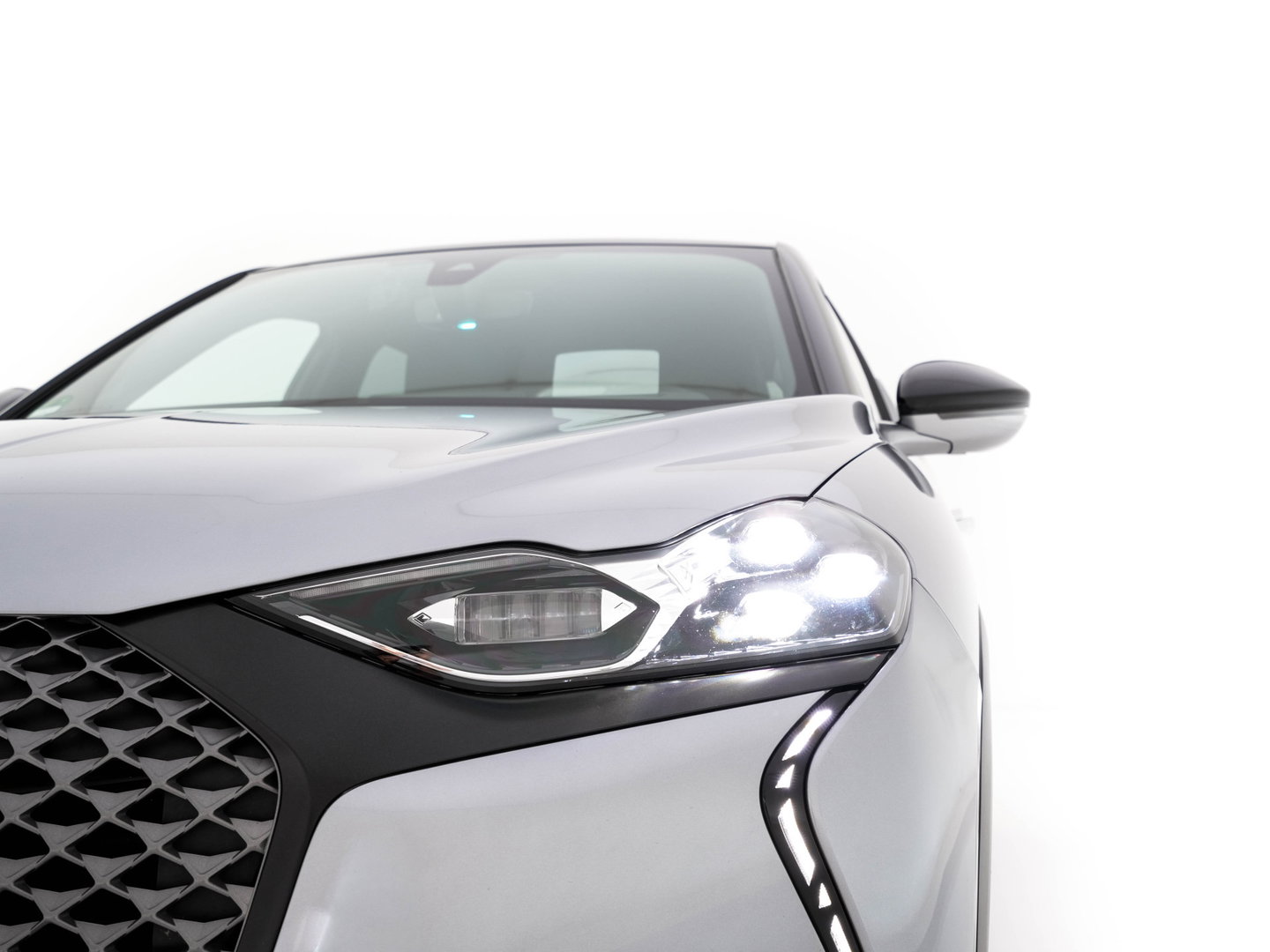 DS DS 3 Crossback E-Tense Performance Line+ 50 kWh Aut. *HEAD-UP | BLINDSPOT | LEATHER-MICROFIBRE | MATRIX-LED | KEYLESS | CAMERA | DIGI-COCKPIT | HEATED-SPORTSEATS | DAB+ | PRIVACY-GLASS | ECC | PDC | CRUISE | 18''ALU*