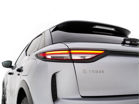DS DS 3 Crossback E-Tense Performance Line+ 50 kWh Aut. *HEAD-UP | BLINDSPOT | LEATHER-MICROFIBRE | MATRIX-LED | KEYLESS | CAMERA | DIGI-COCKPIT | HEATED-SPORTSEATS | DAB+ | PRIVACY-GLASS | ECC | PDC | CRUISE | 18''ALU*