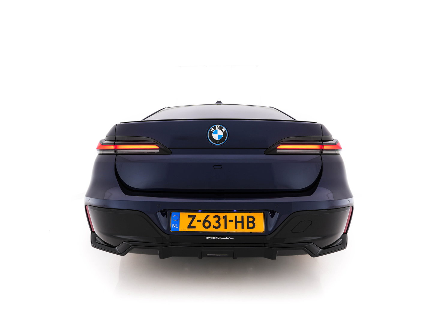 BMW i7 xDrive60 106 kWh M-Sportpack [3-Fase-11kW] {SoH-98%} (INCL.BTW) *PANO | HEAD-UP | LUXURY-LEATHER | FULL-LED | BLIND-SPOT | BOWERS&WILKINS | MEMORY-PACK | TOP-VIEW | VENTILATED/HEATED-COMFORTSEATS | SOFT-CLOSE | WIDE-SREEN-DIGICOCKPIT | KEYLESS