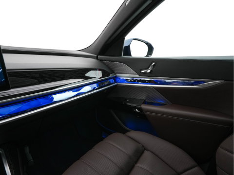 BMW i7 xDrive60 106 kWh M-Sportpack [3-Fase-11kW] {SoH-98%} (INCL.BTW) *PANO | HEAD-UP | LUXURY-LEATHER | FULL-LED | BLIND-SPOT | BOWERS&WILKINS | MEMORY-PACK | TOP-VIEW | VENTILATED/HEATED-COMFORTSEATS | SOFT-CLOSE | WIDE-SREEN-DIGICOCKPIT | KEYLESS