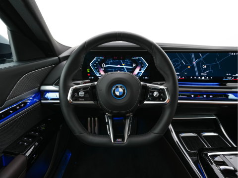 BMW i7 xDrive60 106 kWh M-Sportpack [3-Fase-11kW] {SoH-98%} (INCL.BTW) *PANO | HEAD-UP | LUXURY-LEATHER | FULL-LED | BLIND-SPOT | BOWERS&WILKINS | MEMORY-PACK | TOP-VIEW | VENTILATED/HEATED-COMFORTSEATS | SOFT-CLOSE | WIDE-SREEN-DIGICOCKPIT | KEYLESS