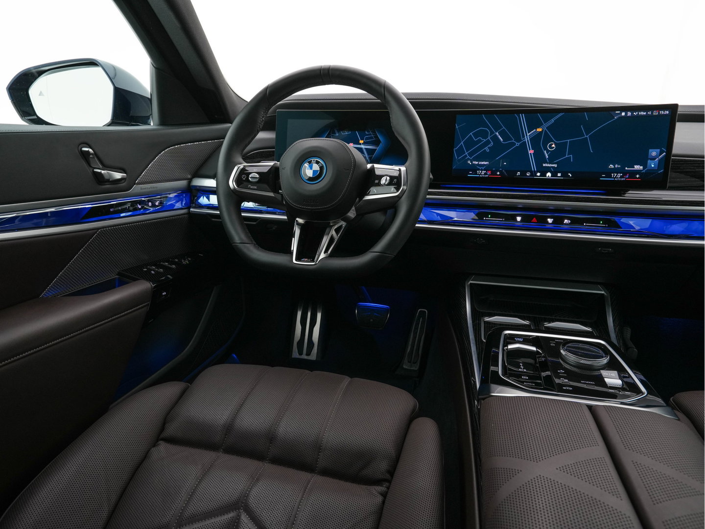 BMW i7 xDrive60 106 kWh M-Sportpack [3-Fase-11kW] {SoH-98%} (INCL.BTW) *PANO | HEAD-UP | LUXURY-LEATHER | FULL-LED | BLIND-SPOT | BOWERS&WILKINS | MEMORY-PACK | TOP-VIEW | VENTILATED/HEATED-COMFORTSEATS | SOFT-CLOSE | WIDE-SREEN-DIGICOCKPIT | KEYLESS
