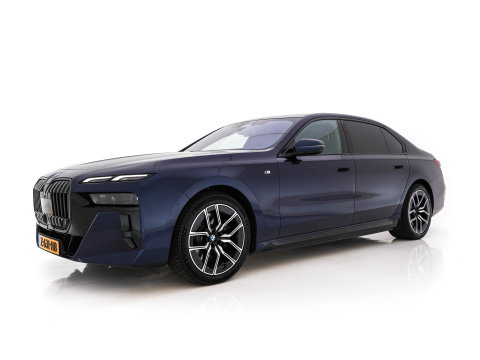 BMW i7 xDrive60 106 kWh M-Sportpack [3-Fase-11kW] {SoH-98%} (INCL.BTW) *PANO | HEAD-UP | LUXURY-LEATHER | FULL-LED | BLIND-SPOT | BOWERS&WILKINS | MEMORY-PACK | TOP-VIEW | VENTILATED/HEATED-COMFORTSEATS | SOFT-CLOSE | WIDE-SREEN-DIGICOCKPIT | KEYLESS