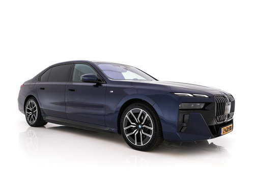 BMW i7