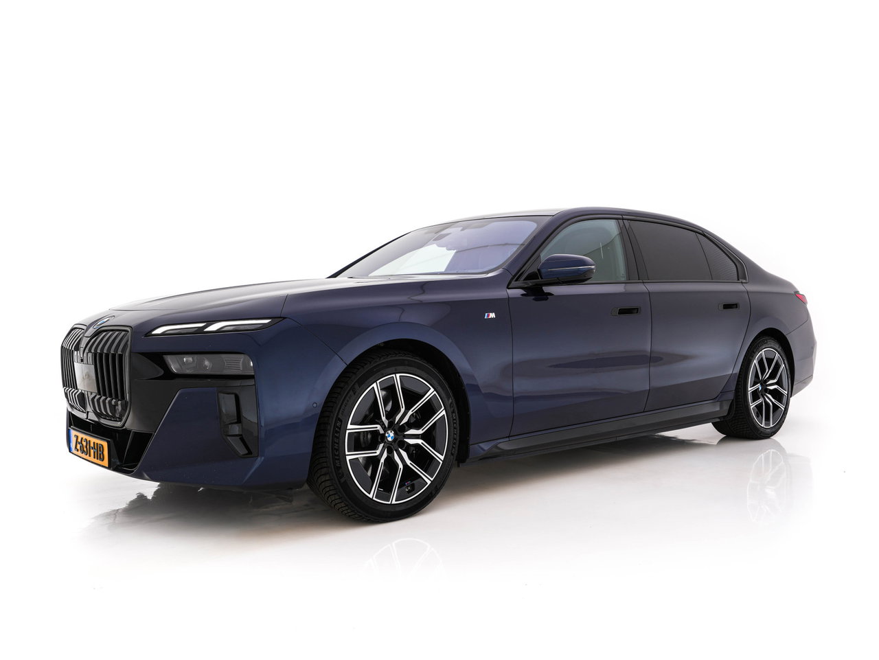 BMW i7