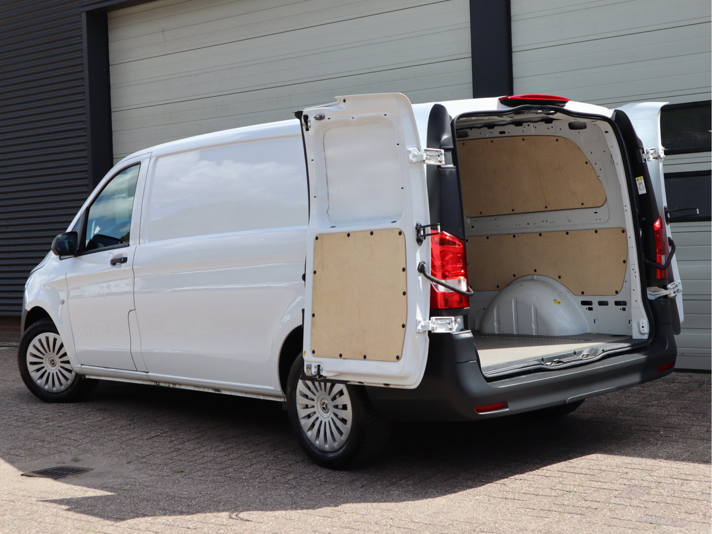 Mercedes-Benz Vito 116 CDI Automaat - Euro 6 - L3 Extra Lang - Camera - Cruise - 3 Zits