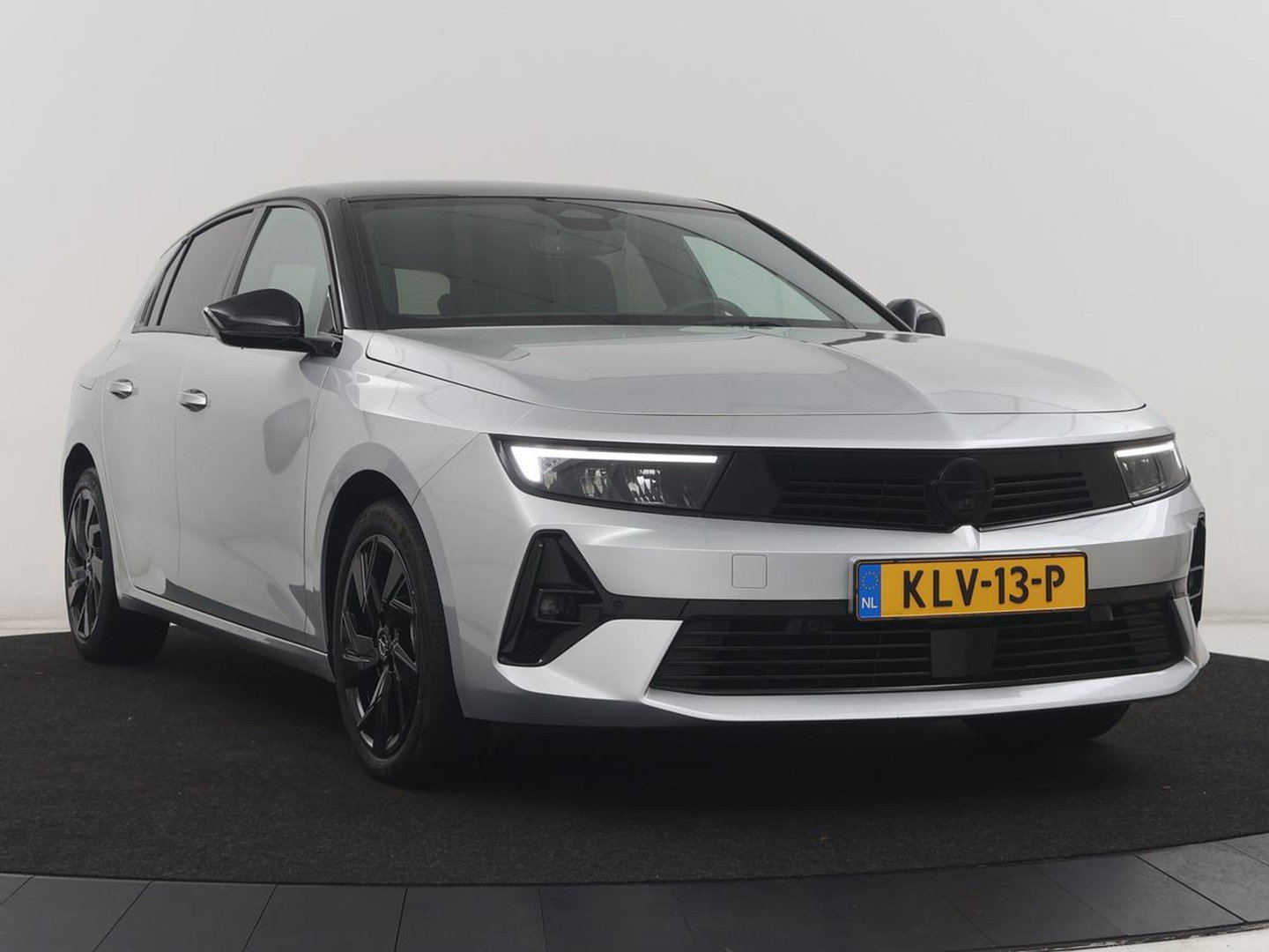 Opel Astra 1.6 Hybrid GS Line | SOH 97,5% | Half leder | Stuur/stoel verwarming | Adaptive cruise | Carplay | 360 Camera | Parks assist | PHEV