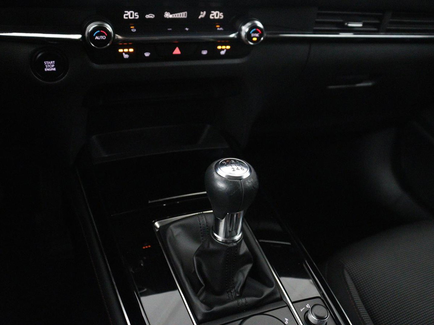 Mazda CX-30 2.0 e-SkyActiv-X M Hybrid Sportive | Stoelverwarming | Head-up | Adaptive cruise | BOSE sound | Carplay | Camera | Park assist |
