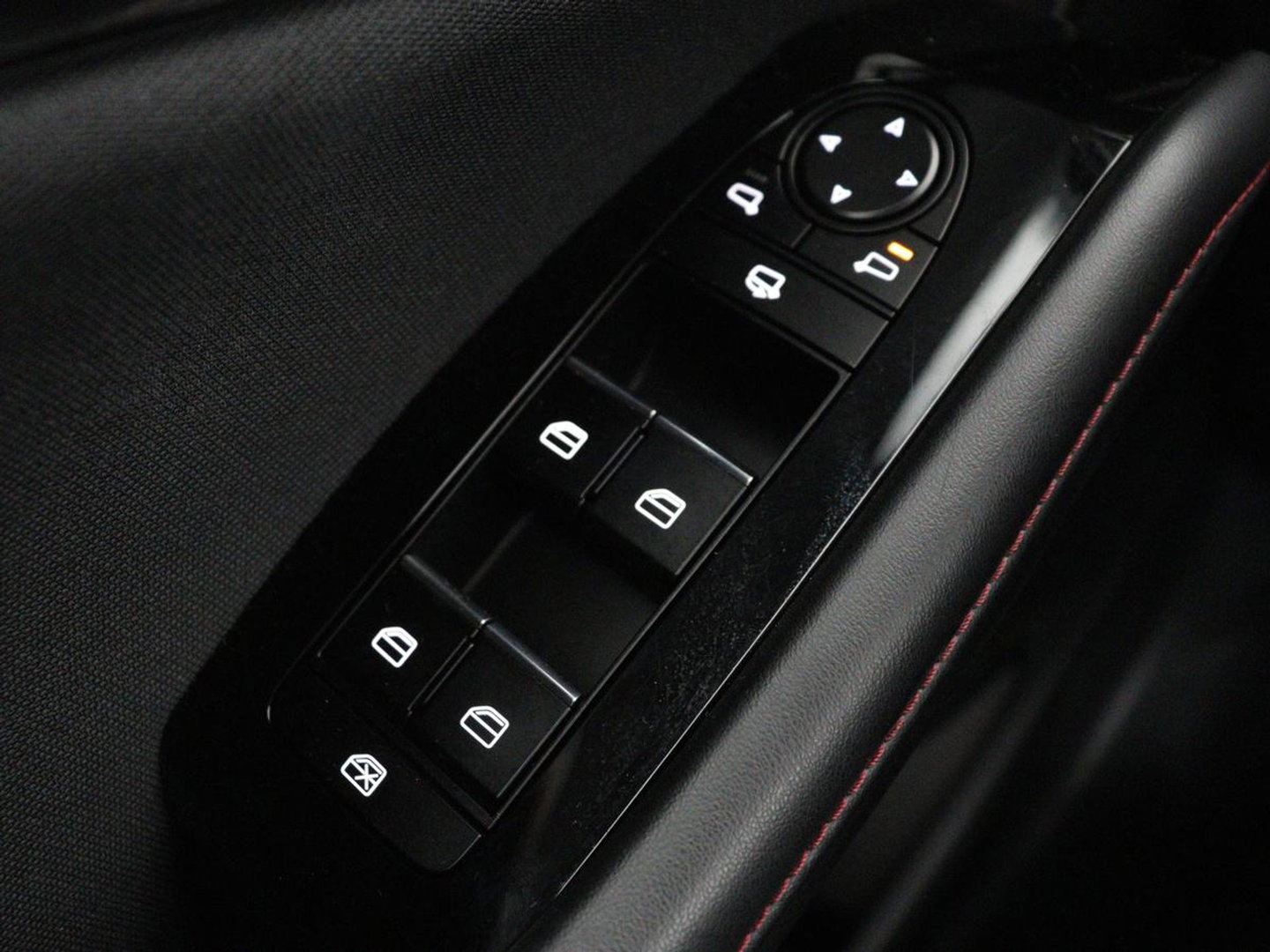 Mazda CX-30 2.0 e-SkyActiv-X M Hybrid Sportive | Stoelverwarming | Head-up | Adaptive cruise | BOSE sound | Carplay | Camera | Park assist |