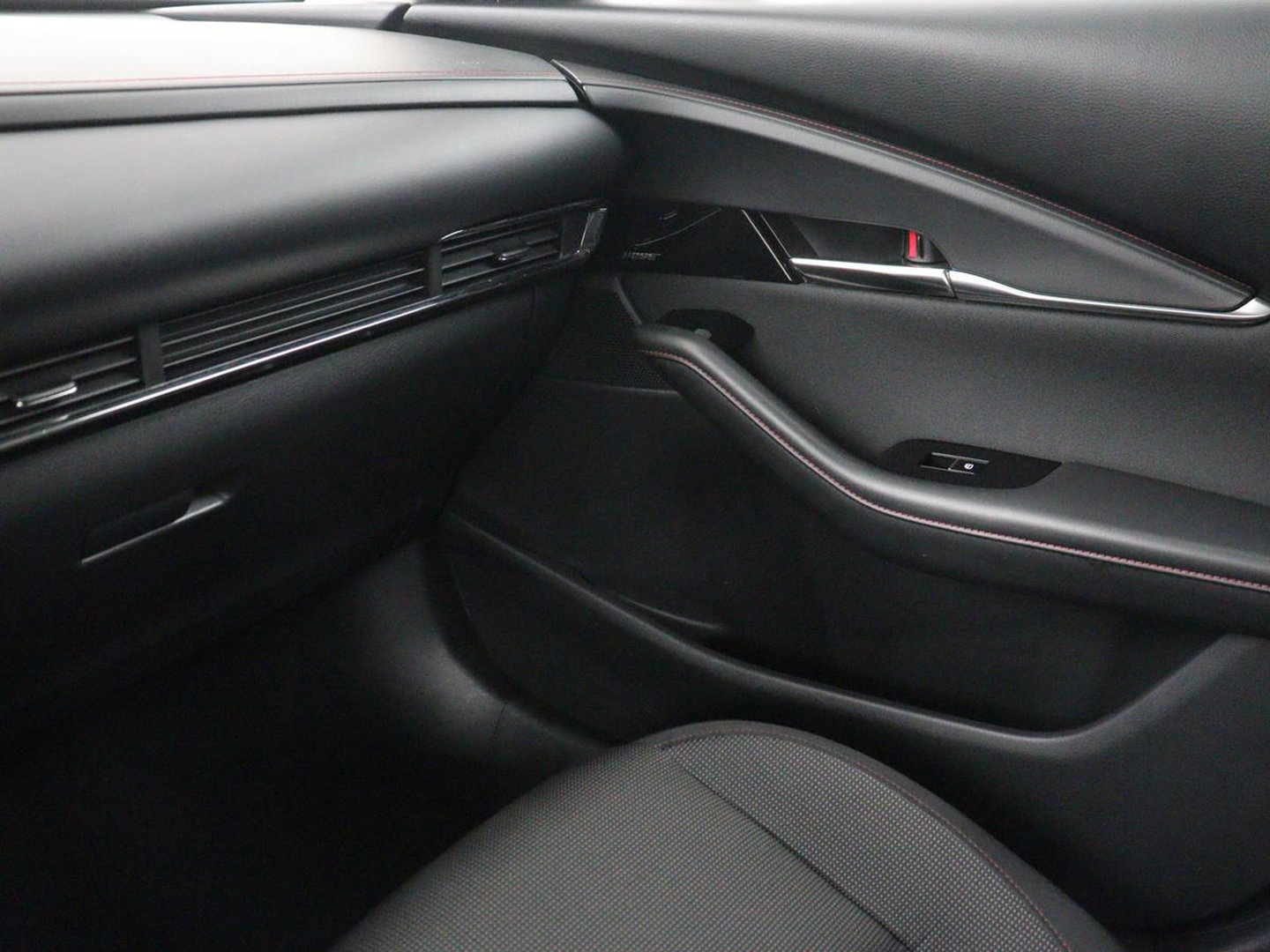 Mazda CX-30 2.0 e-SkyActiv-X M Hybrid Sportive | Stoelverwarming | Head-up | Adaptive cruise | BOSE sound | Carplay | Camera | Park assist |